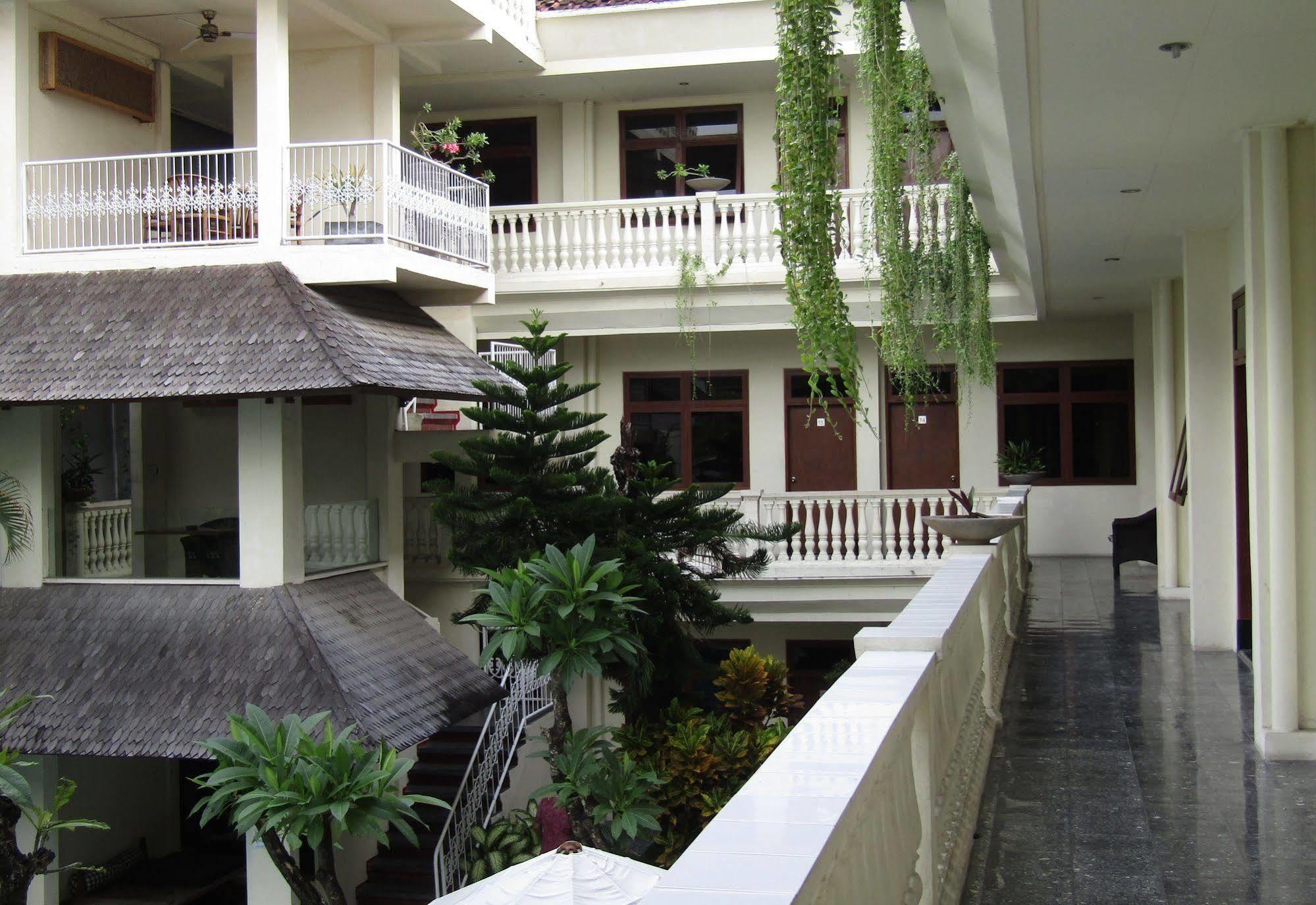 Wida Hotel Legian Exterior foto